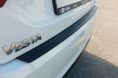 Накладка на задний бампер (ABS) LADA Vesta с 2015