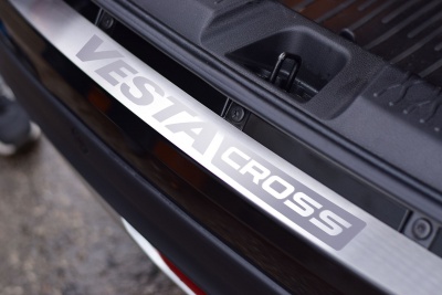 Накладка на задний бампер (НПС) LADA Vesta SW Cross с 2017 на автомобиль от Интернет-Магазина Autoboks.kz
